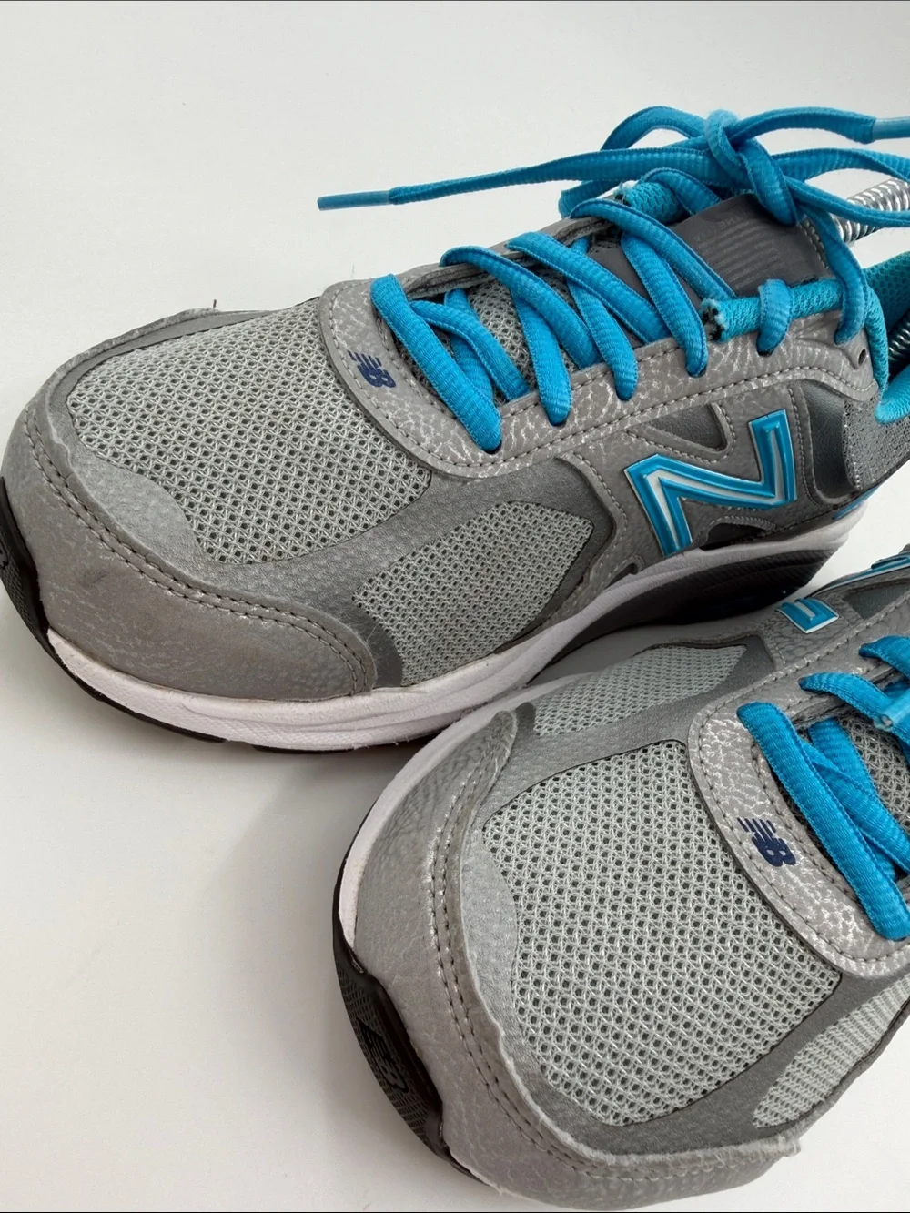 New Balance 1540v3 Women's Size 6.0 Running Shoe Silver Polaris Dragonfly Blue